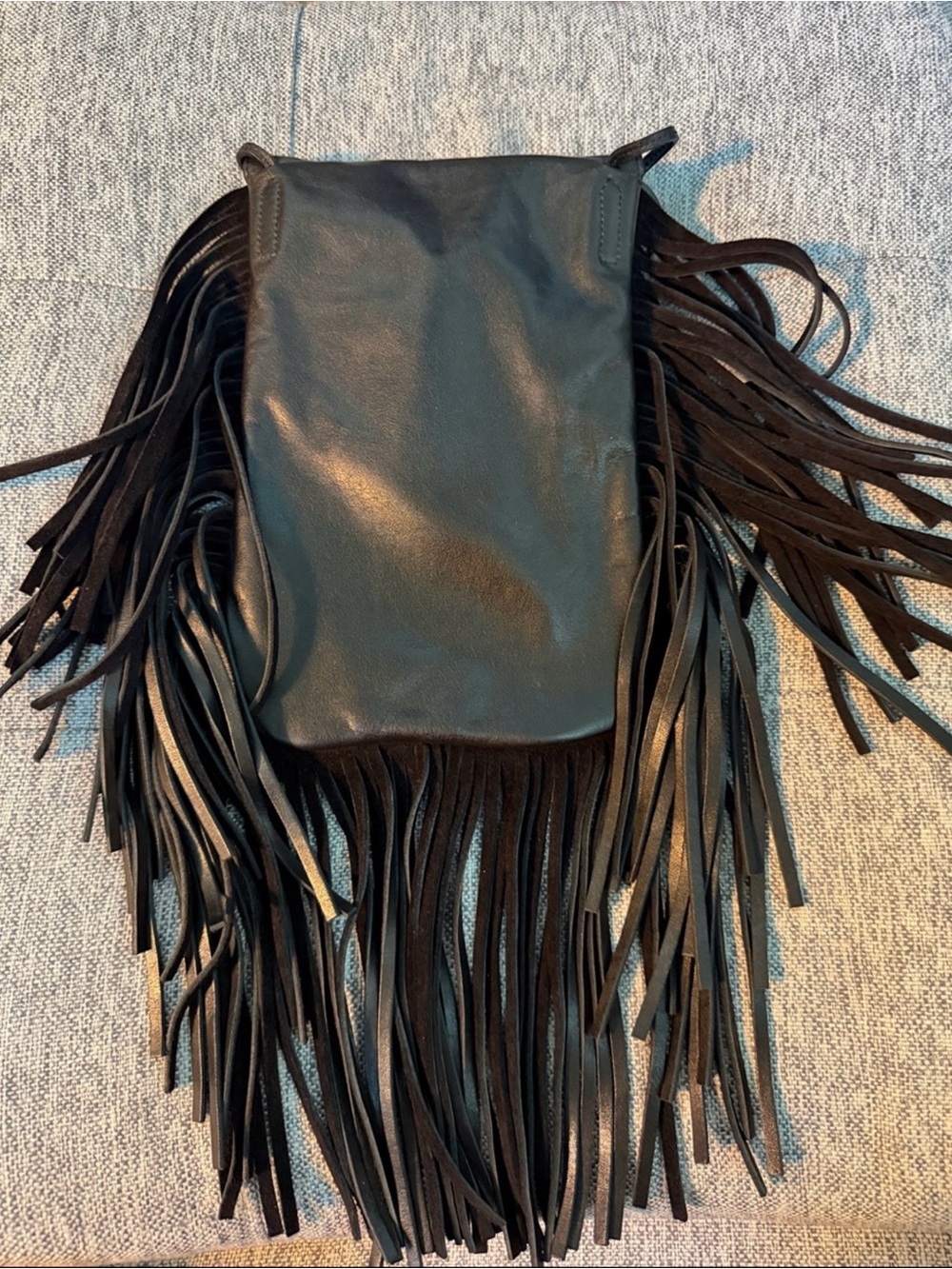 Authentic Saint Laurent Antia
Leather Fringed Shoulder Bag
Black - Picture 3 of 7